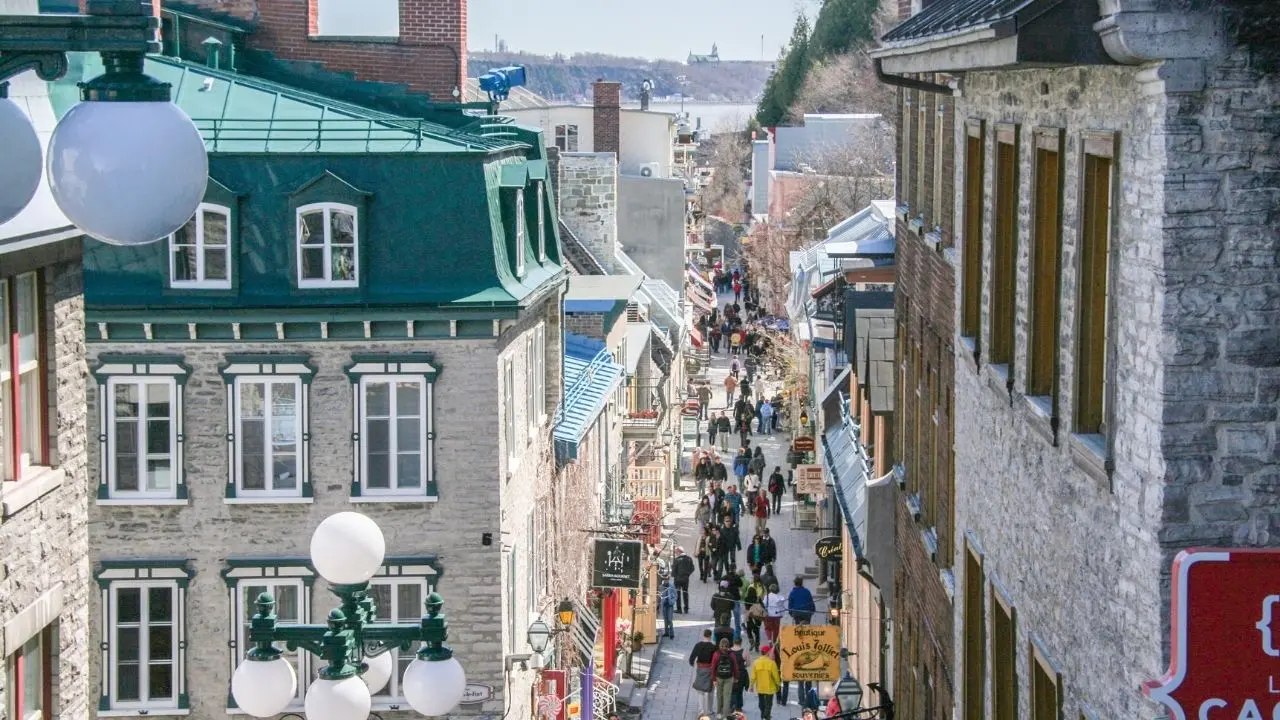 Turismo em Quebec bate recorde histórico e impulsiona economia canadense